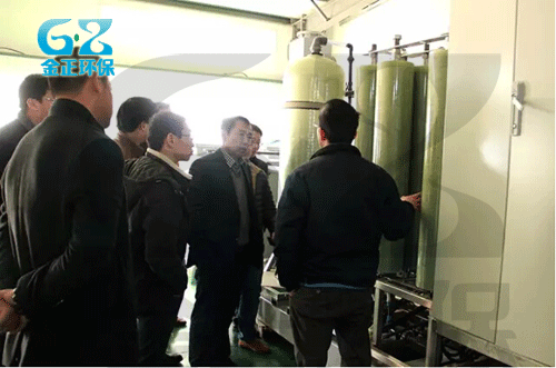 培訓(xùn)后，DTRO膜代理商集體參觀工廠設(shè)備組裝